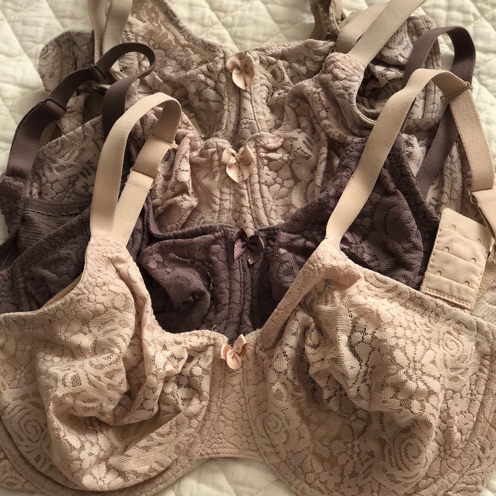 Four Wacoal Halo lace bras 32DDD